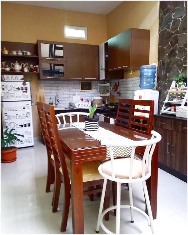 Desain rumah makan kecil menyatu dengan dapur sederhana terbaru