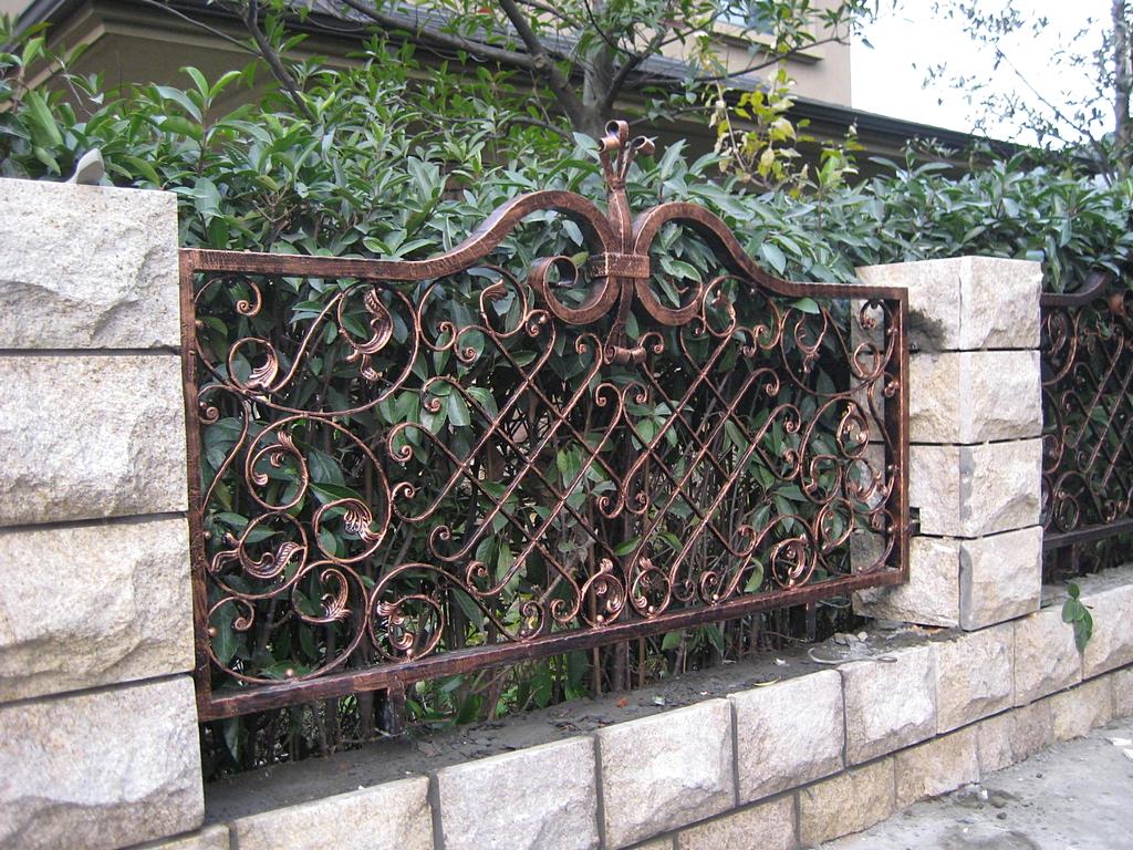 Desain Pagar Besi Batu Alam