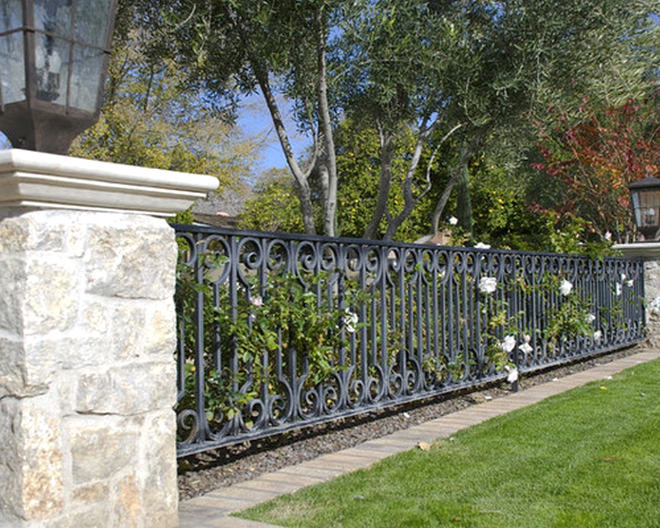 Pagar Besi Batu Alam