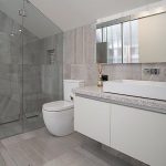 Kamar Mandi Minimalis Batu Alam