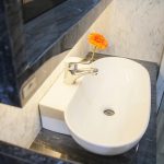 Kamar Mandi Minimalis Dengan Wastafel Modern