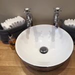 Wastafel Berbentuk Mangkuk Di Kamar Mandi