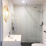 Model Kamar Mandi Mewah Minimalis