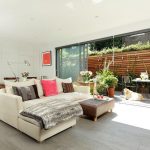 Desain Ruang Keluarga Menyatu Dengan Taman